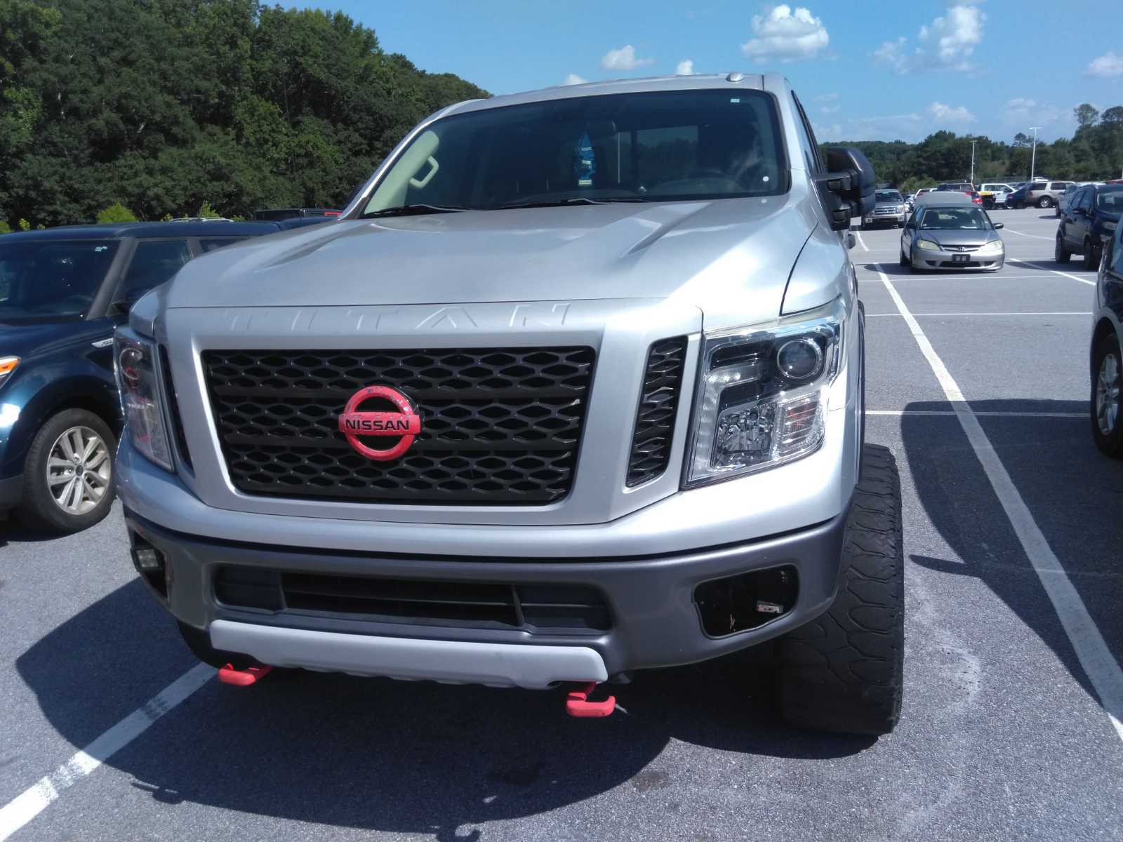 2019 Nissan Titan XD PRO-4X photo 1