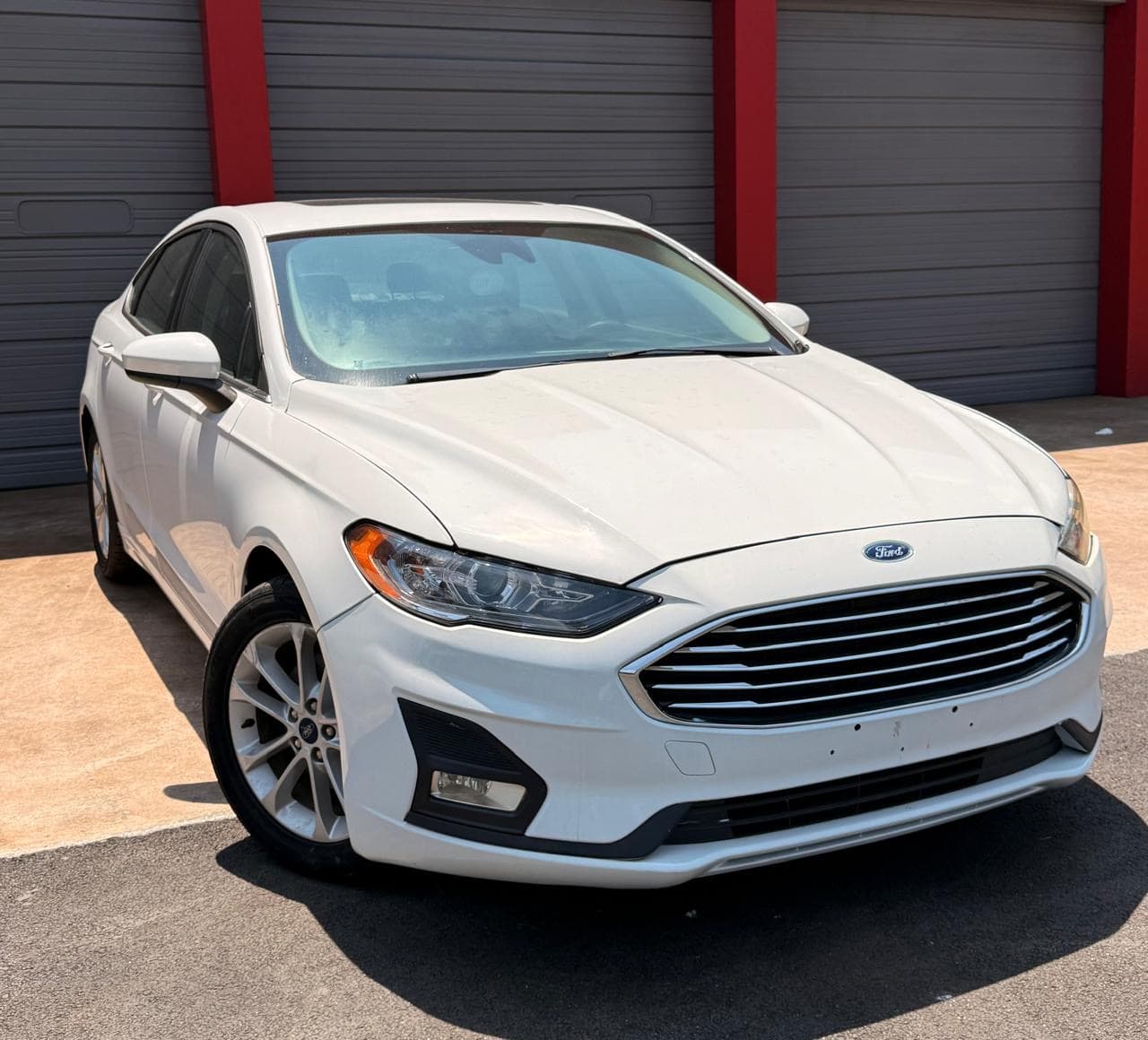 2020 Ford Fusion SE photo 1