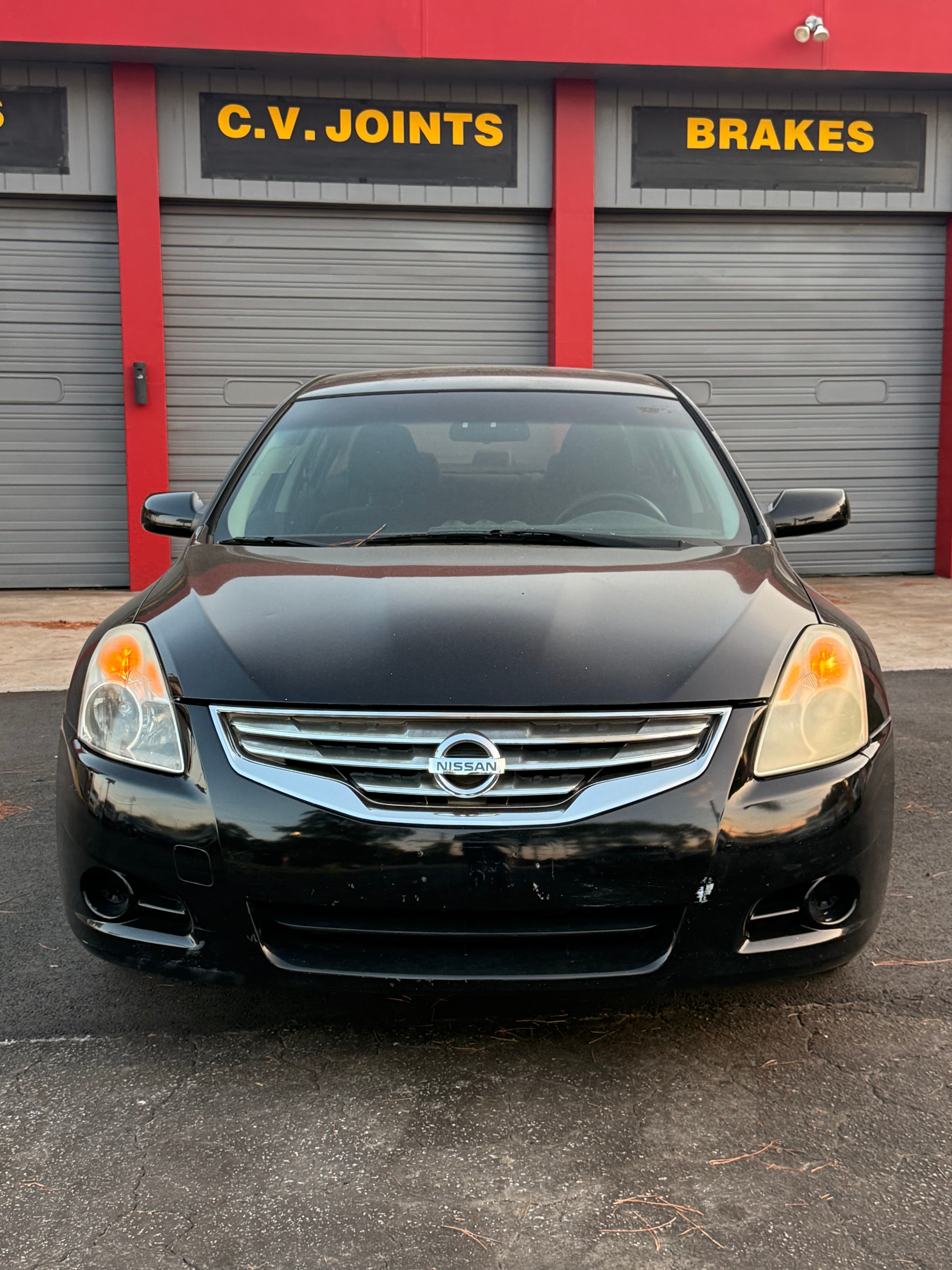 2010 NISSAN Altima photo 1