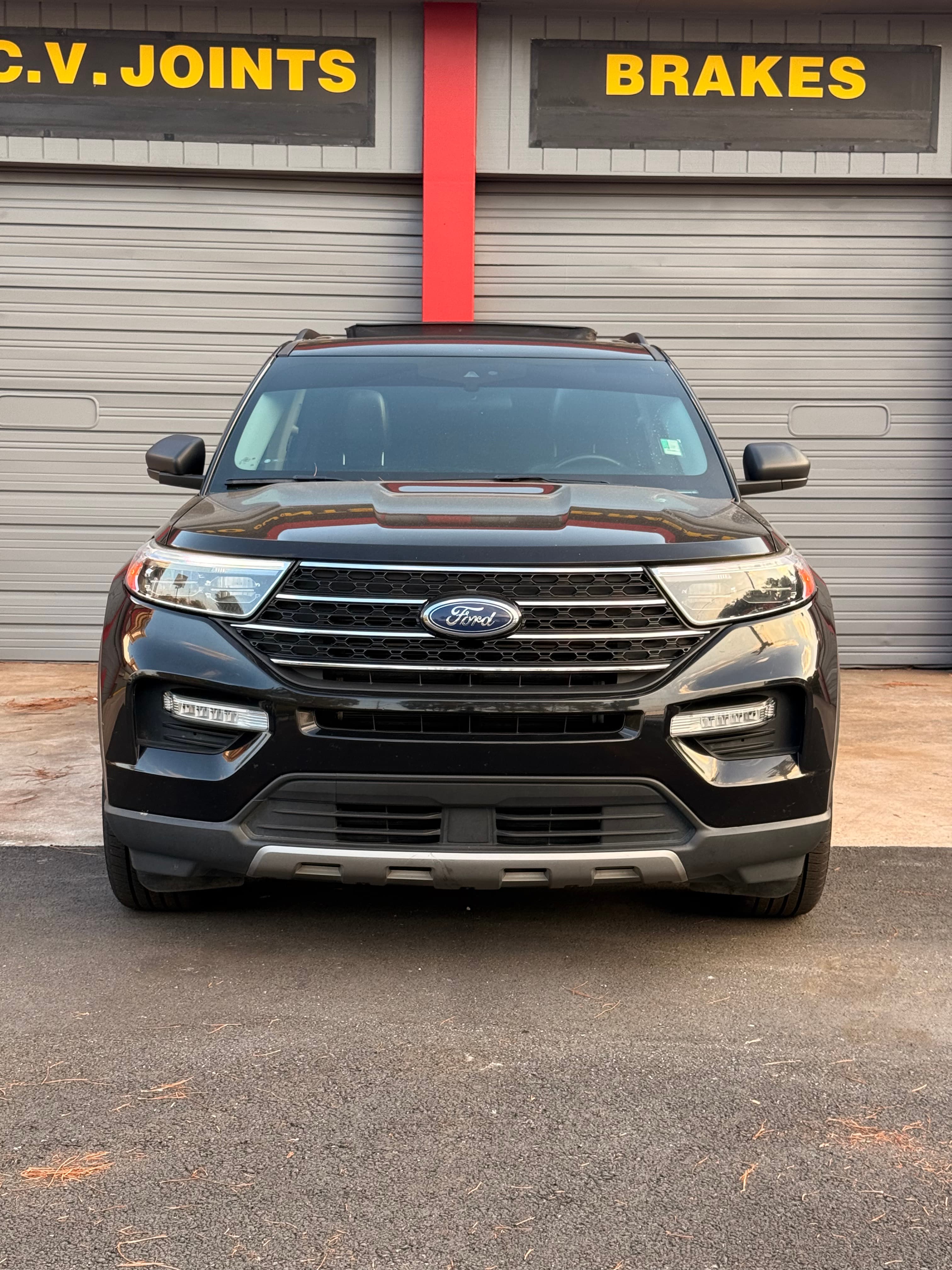 2021 FORD Explorer XLT photo 1