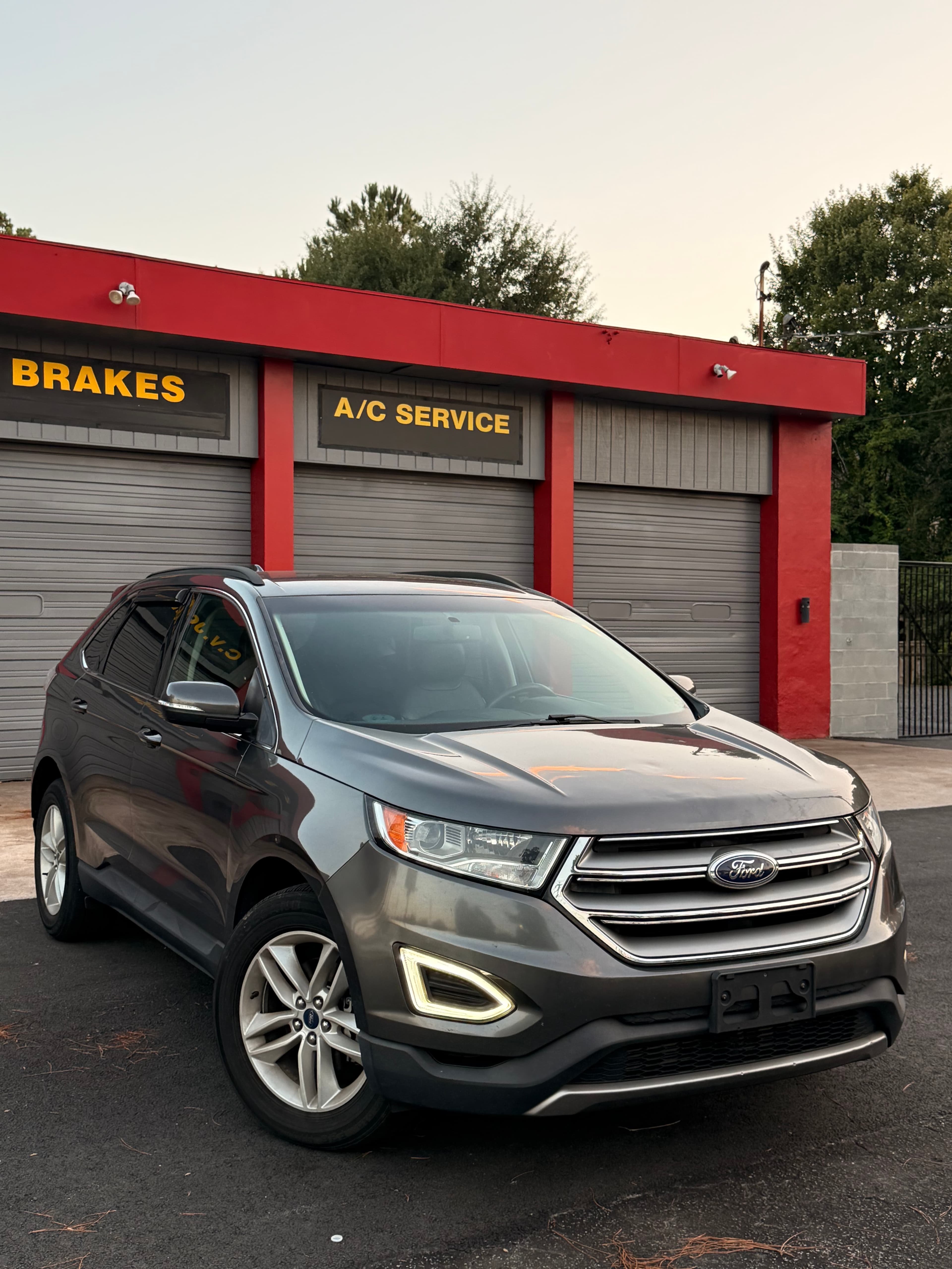 2017 Ford Edge SEL - Photo 2