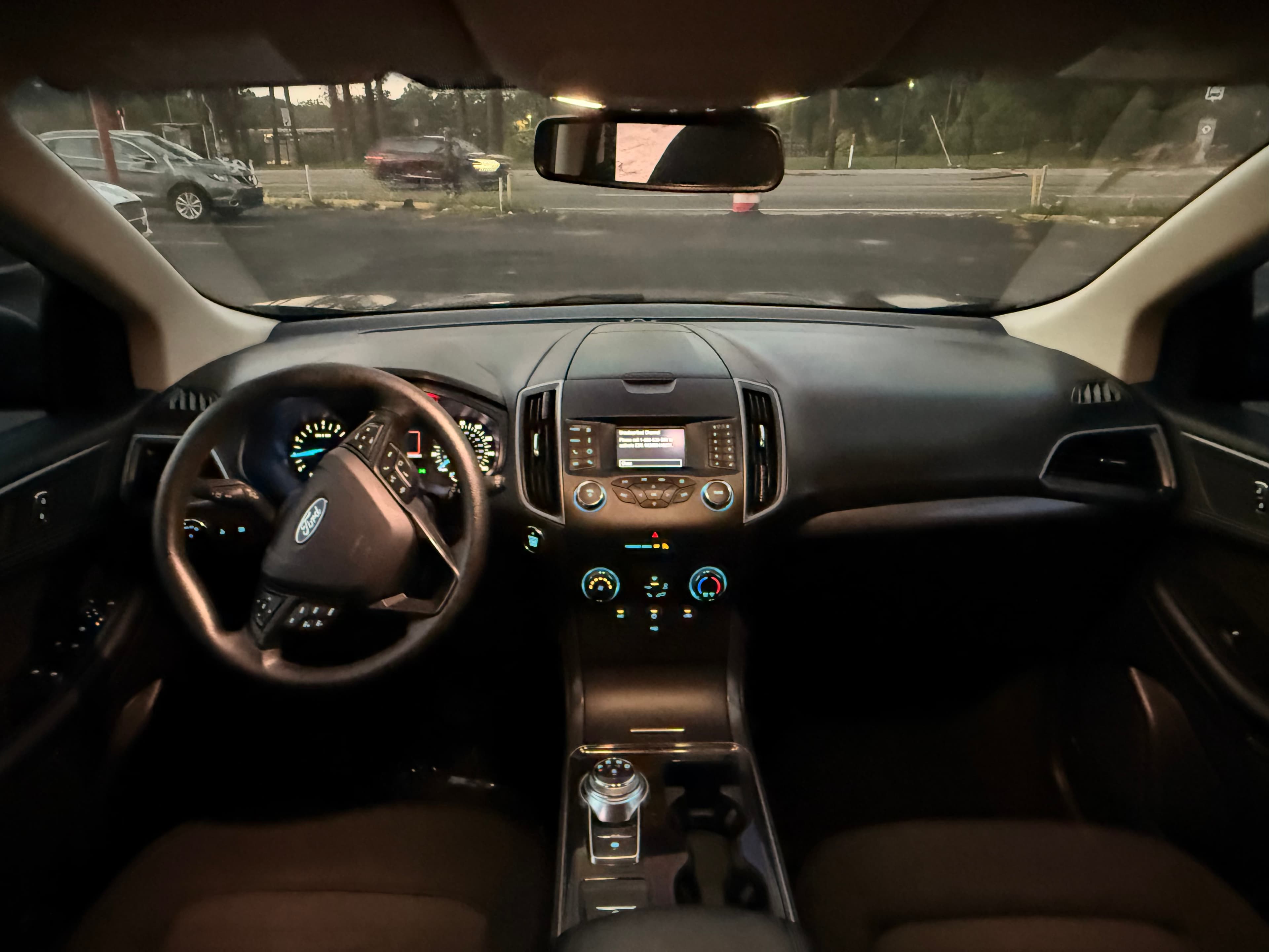 2019 Ford Edge SE - Photo 4